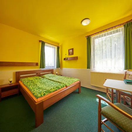 & Restaurace Zeleny Mlyn Πανσιόν 3*